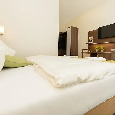 Trip Goethe Business Messe Hotel 3*